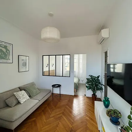 Exclusive Floor - * Nice