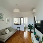 Exclusive Floor - * Nice